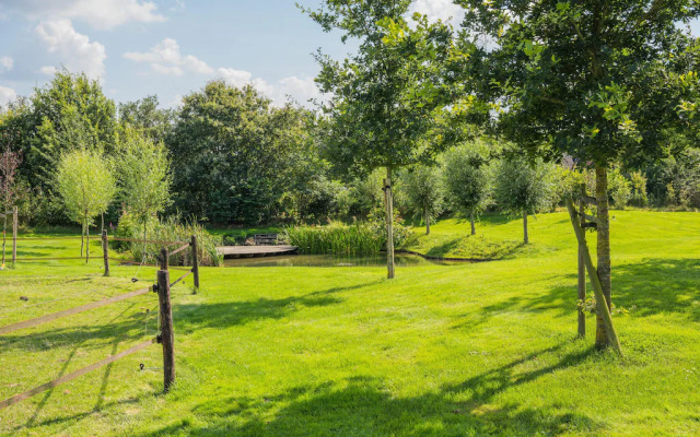 Grandeur Farmhouse in Dwingeloo at a National Park