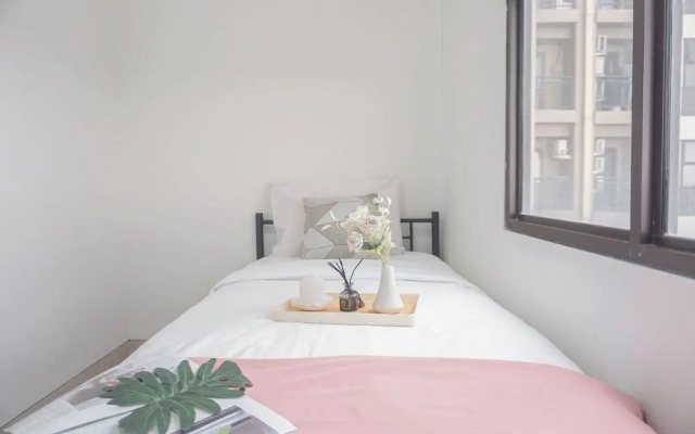 Comfy And Homey 2Br Transpark Cibubur Apartment