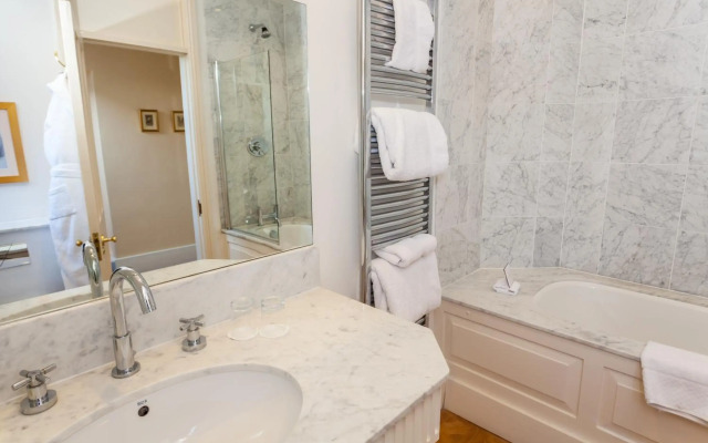 Rushton Hall Hotel & SPA