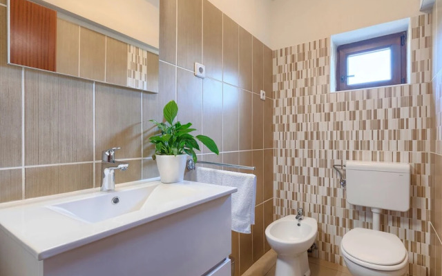 Chiara Bu Inija in Bu Inija