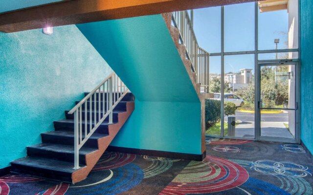 Travelodge by Wyndham Forsyth