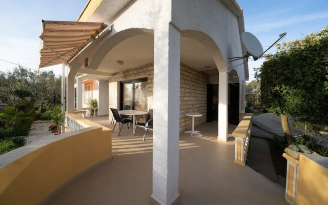 Villa Petar 1 - 10m From sea - H