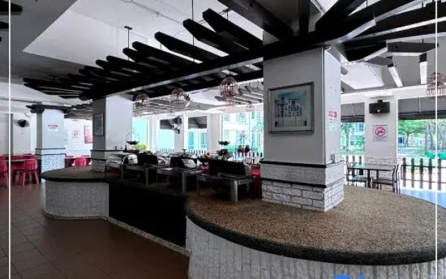 Tiara Desaru C202 (5 PAX ONLY) by UcomeStay