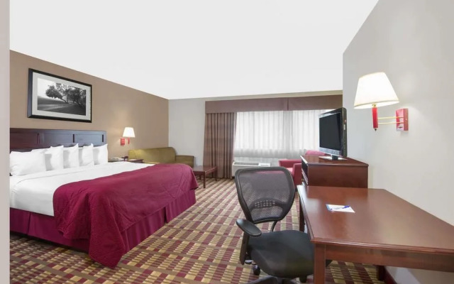 Baymont by Wyndham Boston Heights/Hudson