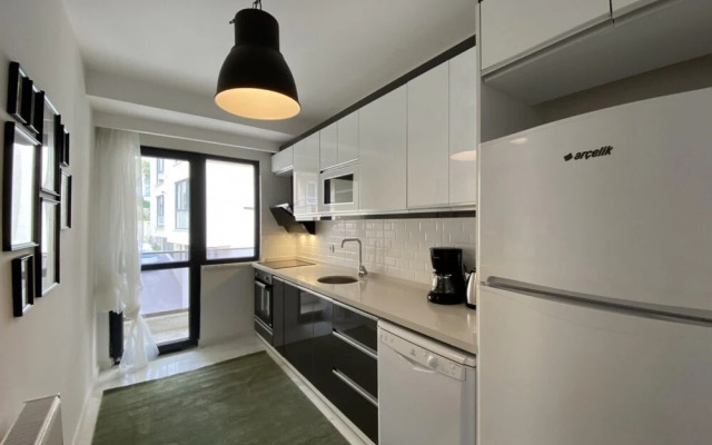 Lovely Flat With Balcony Near Metro in Eyupsultan