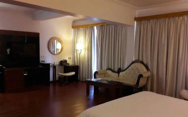 White Pearl Suites