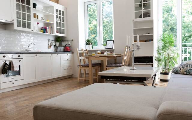 Warsaw Concierge Travellers Nest Wspolna