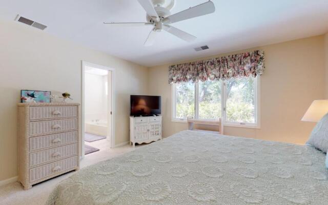 32 Heath Dr