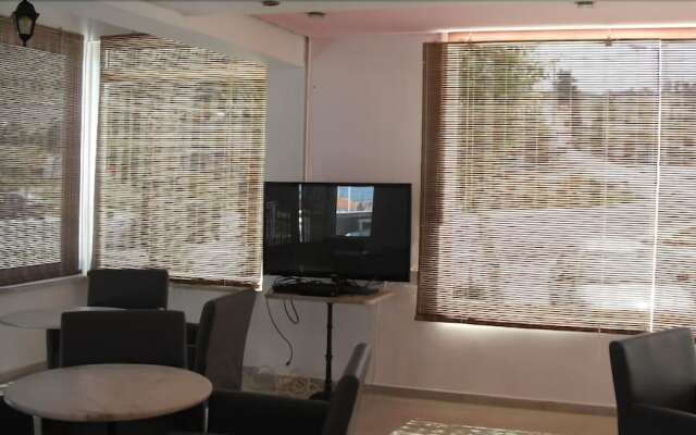 Antonis Hotel