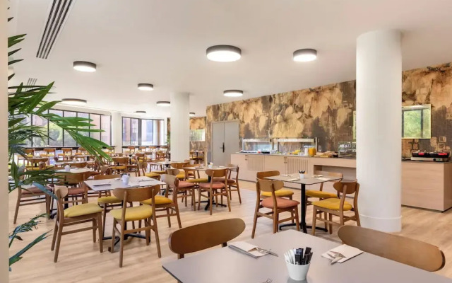 Holiday Inn Madrid-piramides