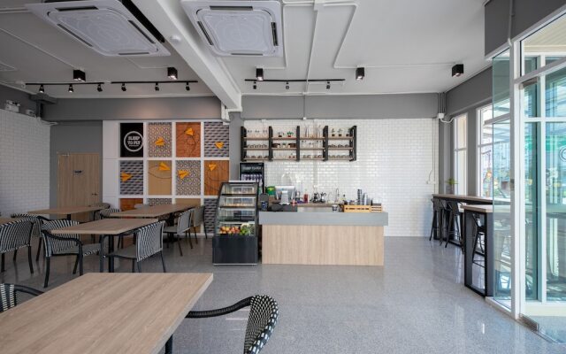 Sleep To Fly Hotel & Hostel