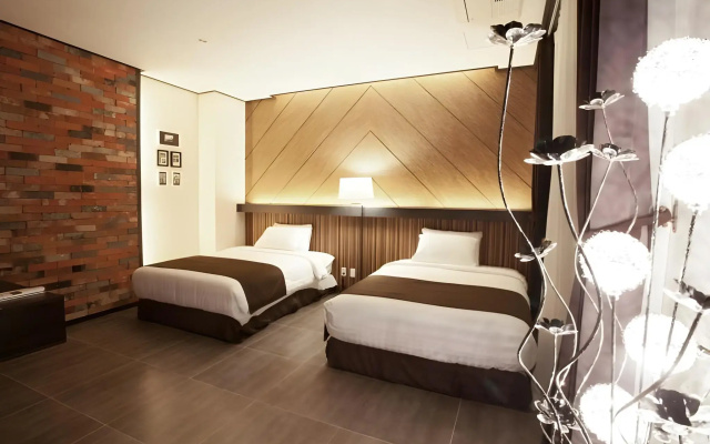 Cs Premier Hotel