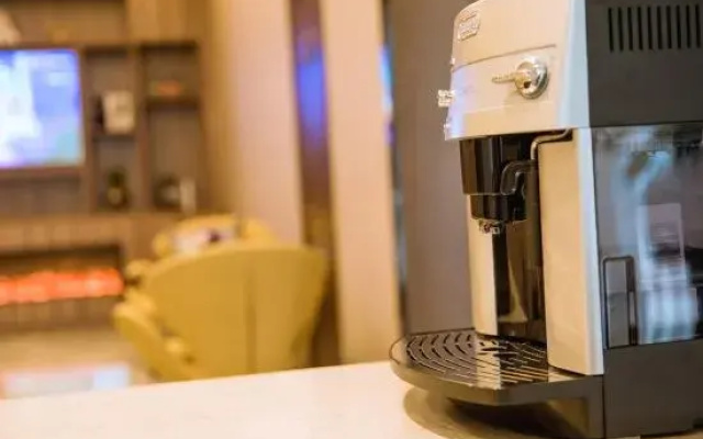Homeinn Plus Hotel (Hangzhou West Lake Hubin Hefang Street Pedestrian Street)