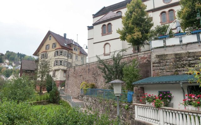 Beautiful Apartment in Lauterbach ot Fohrenbhl With Garden