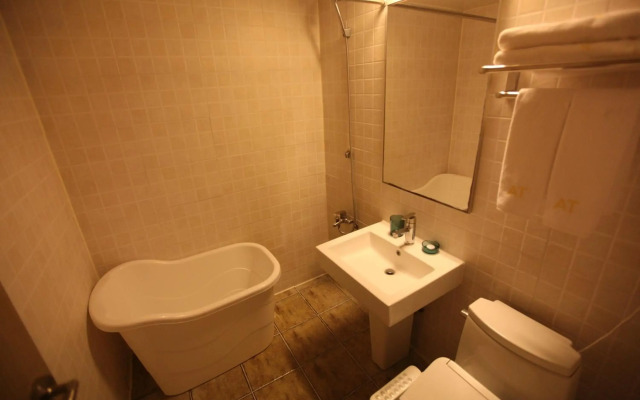 Changwon AT Business Hotel