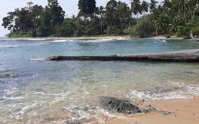 Adhvasaha Beach Spa Resort