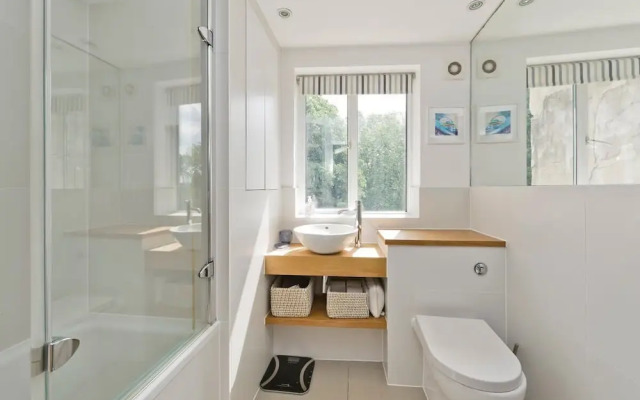 3 Bedroom Apartment, Earls Court