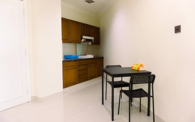 Luxury Studio At Semanggi Apartment