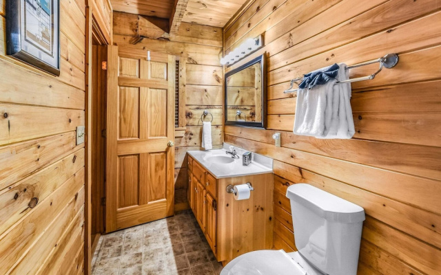 Tennessee Risky 3 Bedroom Cabin