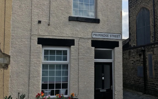 Unique &inviting 2-bed Town House in Darlington