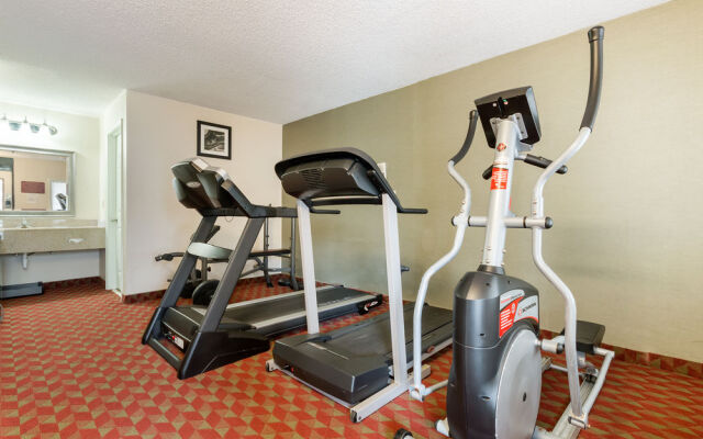 Econo Lodge Huntington - Barboursville University Area