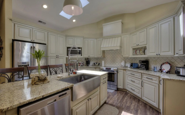 Running Bear #3375 3 Bedroom Cabin