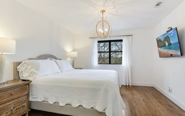 The Authentic Brickwood Retreat 4 Bedroom Home