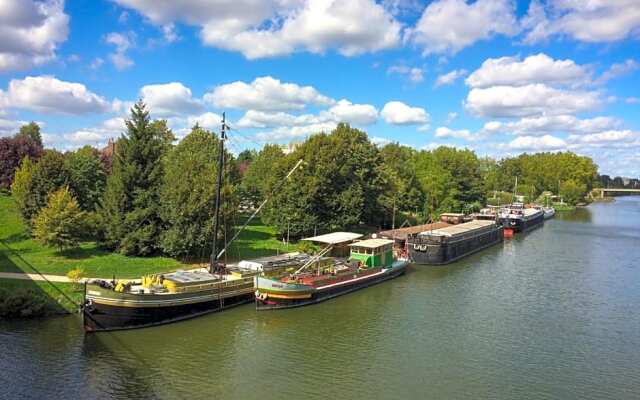 Bateau péniche au coeur de Lille
