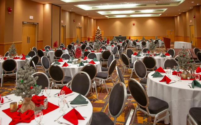 iHOTEL & Conference Center Red Deer