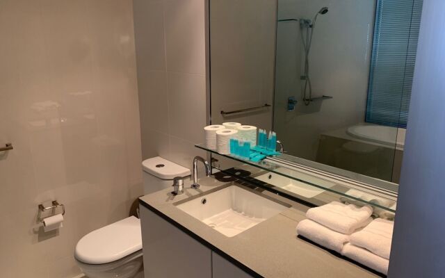 Circle on Cavill - Private Apartments