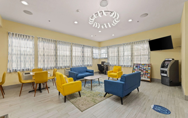 Days Inn & Suites by Wyndham Euless DFW Airport South