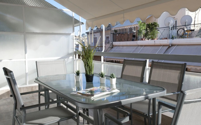 Kolonos - A Renovated Apartment