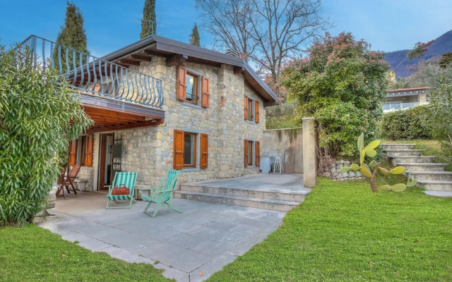Villa Iris-lakeview & Shared Pool
