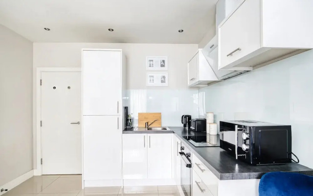 Spacious 1 Bedroom Near Hospital
