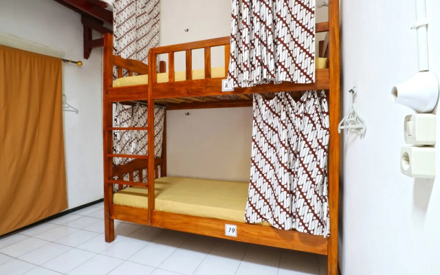 Rumah Larasati - Hostel