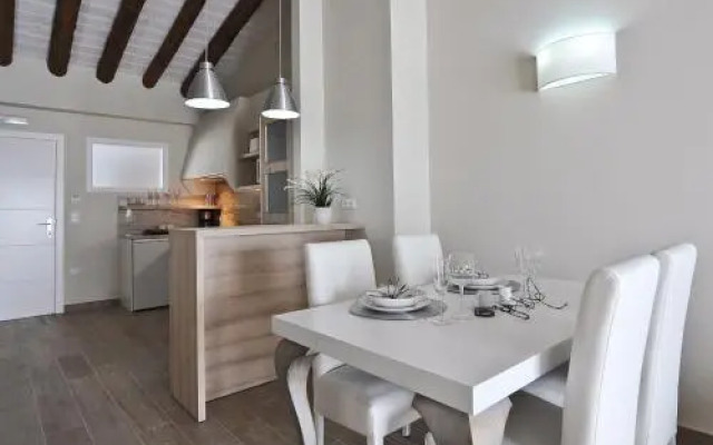 Apartamentos Turísticos Mirablanc