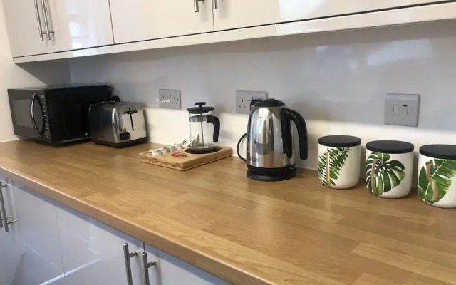 One Bedroom City Apartment, Cambridge by Sojo Stay