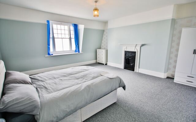 The Penthouse of Palace Court