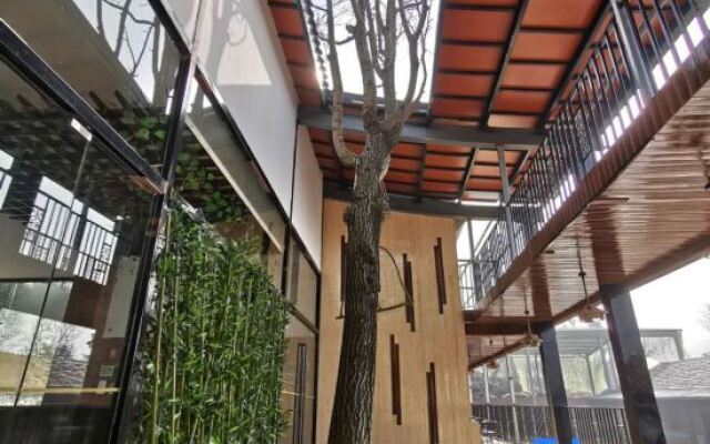 Zhiqing Hostel
