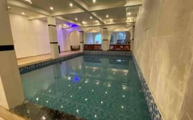 Hotel Golden Bird