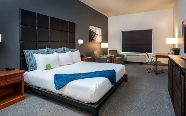 Wood River Inn & Suites