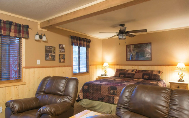 Upper Canyon Inn & Cabins