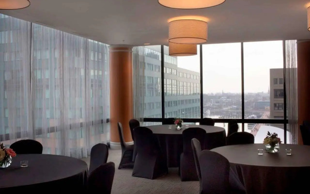Comfort Inn & Suites Baltimore Inner Harbor