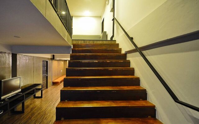 STrips the Poshtel - Hostel