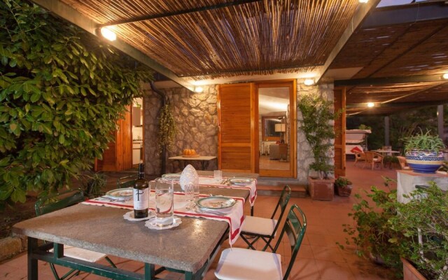 La Casa di Pietra in Massa Lubrense