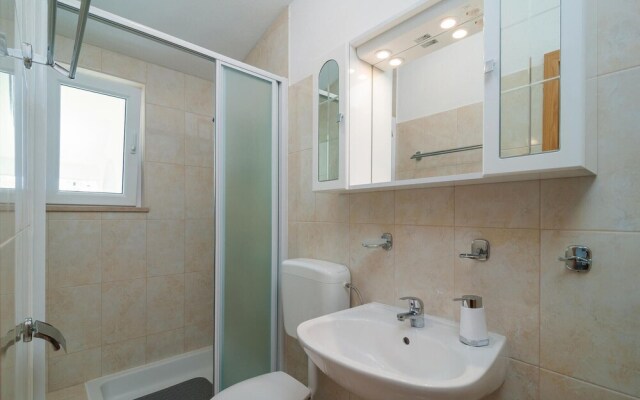 Stunning Apartment in Supetar-splitska With 2 Bedrooms and Wifi