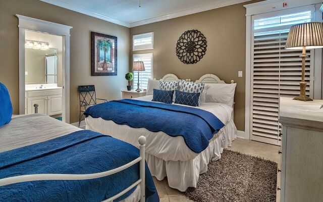 Emerald Enchantment by RedAwning