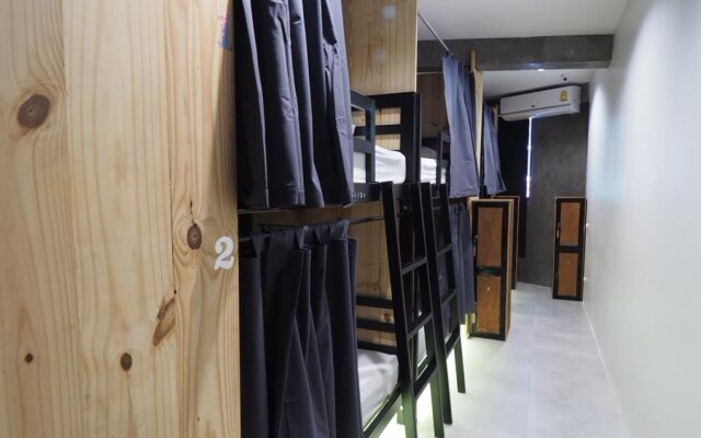 Luck-Yimm Hostel - Adults Only