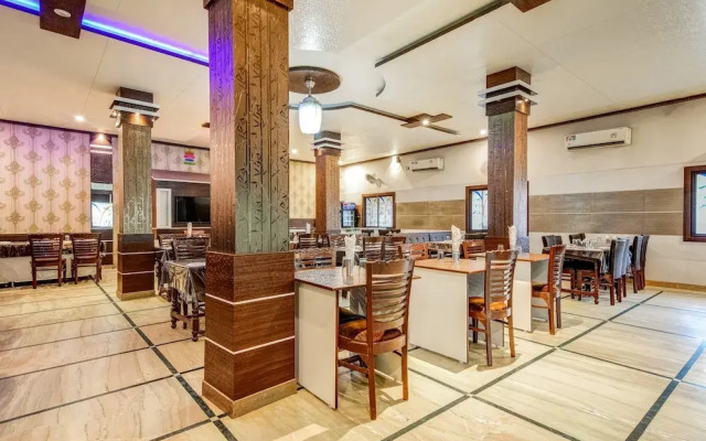 SPOT ON 61898 Hotel Riya Palace