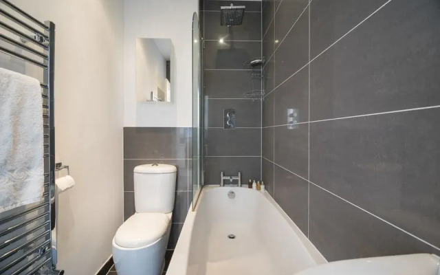 Modern apartment in Shepherds Bush